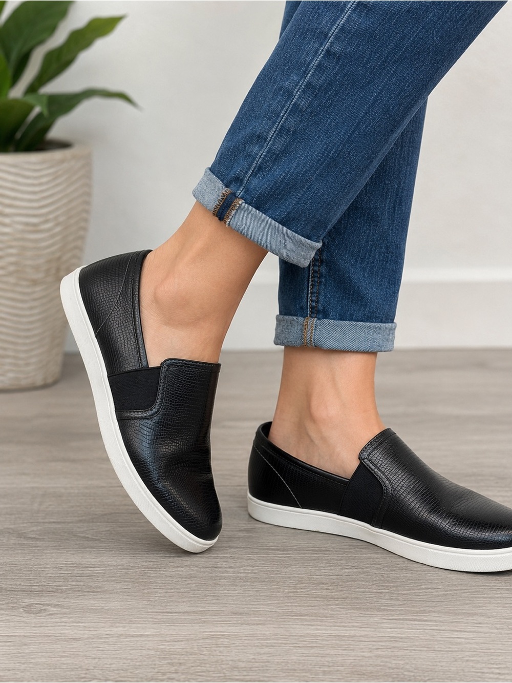 Dr. Scholl’s Luna Slip On Sneakers Women’s 12 Black Textured Memory Foam Comfort